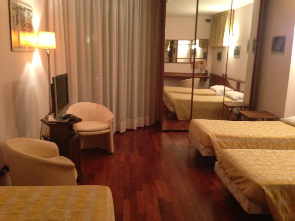Hotel Sirenella Mele Room photo